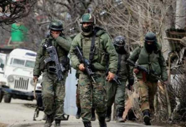 کشمیر میں مسلح افراد نے سیکورٹی فورسز  پر حملے میں 5 اہلکار ہلاک