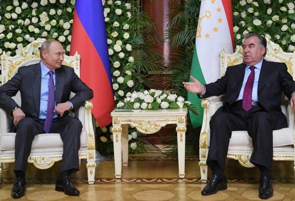 بوتين ورحمان يبحثان آفاق الشراكة الاستراتيجية بين روسيا وطاجيكستان