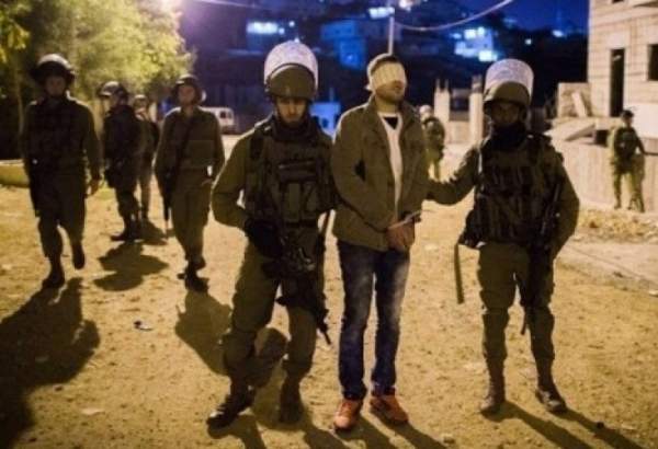 الاحتلال يعتقل 4 فلسطينيين  من القدس بينهم حارس في الأقصى