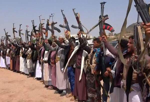اليمن: وقفة قبلية مسلحة في الضالع تندد بجريمة المرتزقة في “مثعد”