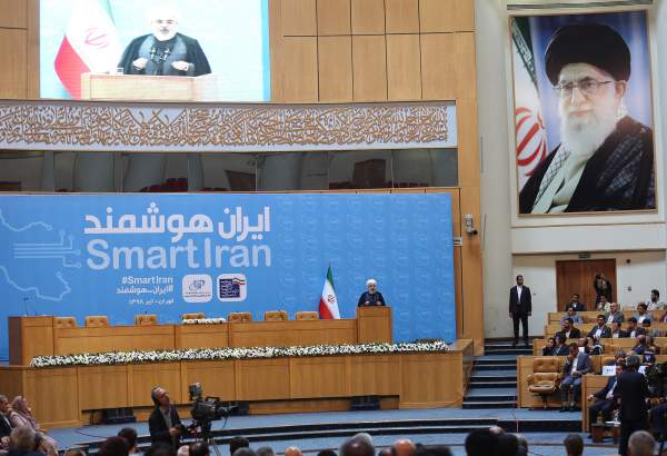 الرئيس الايراني: الفضاء الافتراضي يشكل فرصة مناسبة لمجتمعنا وتطوراته الاجتماعية