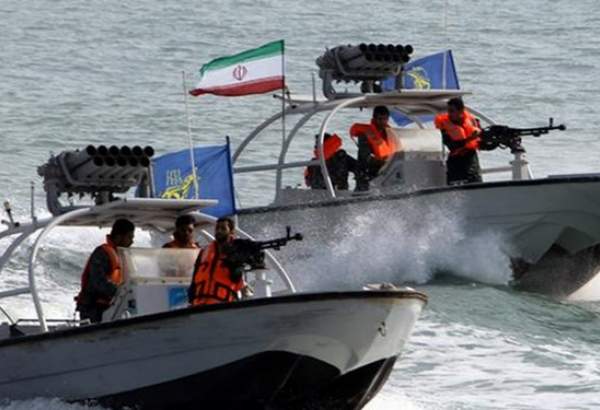 سپاه یک کشتی ‌خارجی حامل سوخت قاچاق را در خلیج فارس توقیف کرد