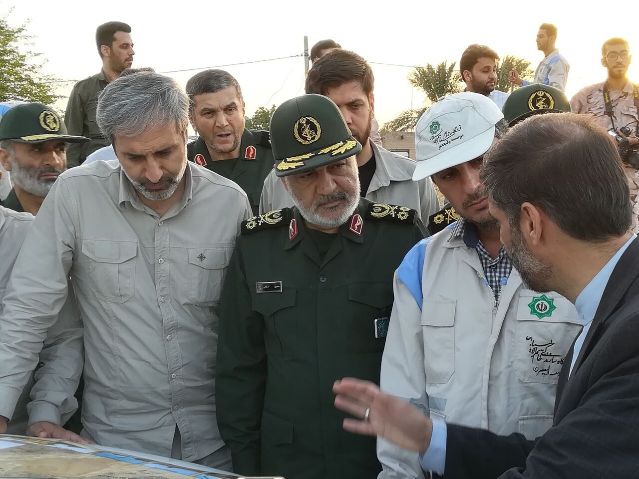القائد العام لحرس الثورة الاسلامية يتفقد منطقة بامدژ في اهواز