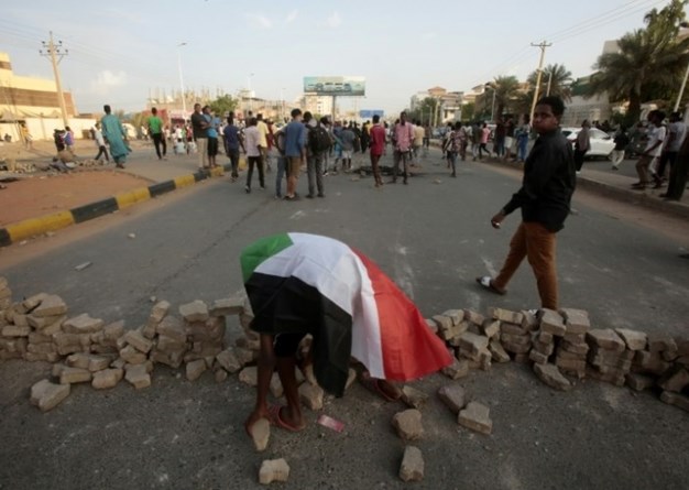 حظر للتجوال في عدة مدن بعد مقتل 8 طلاب سودانيين بولاية شمال كردفان