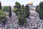 أكثر من 100 ألف فلسطيني أدوا صلاة العيد في رحاب المسجد الاقصى
