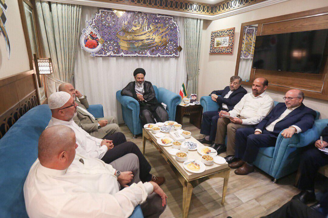 رئيس بعثة الحج الايرانية يستقبل نائب رئيس علماء البوسنة والهرسك