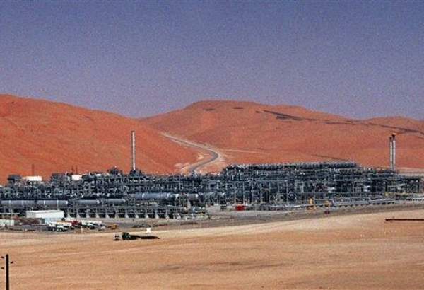 Largest Saudi oil field comes under Yemeni drones attack