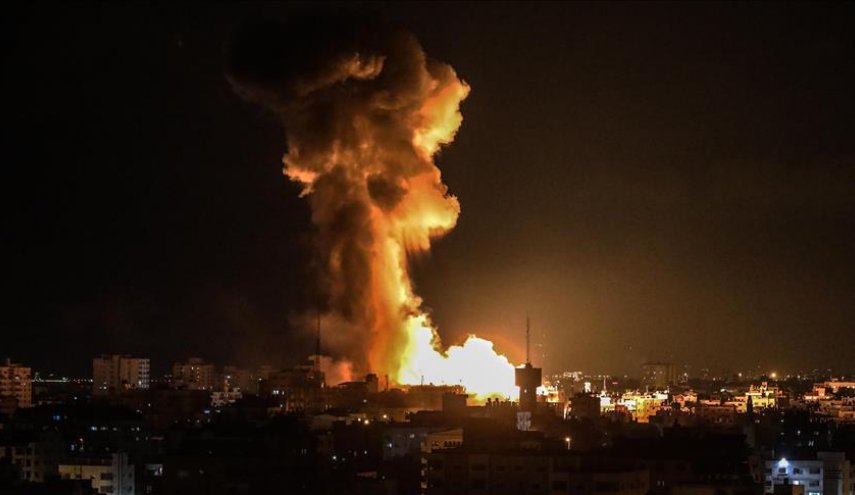 طيران الإحتلال يشن غارات على قطاع غزة فجر الاثنين