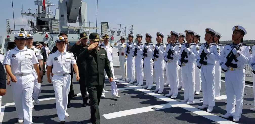 اللواء باقري يزور قاعدة شنغهاي البحرية