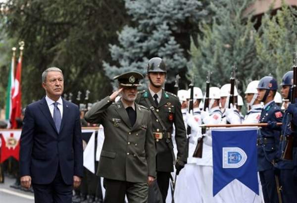 امیرحاتمی با وزیر دفاع ترکیه دیدار کرد