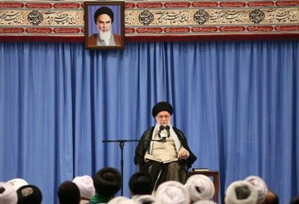Le Leader de la Révolution islamique rejette toute idée de dialogue avec les USA