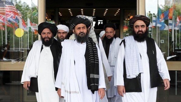 وفد من طالبان يزور باكستان ويناقش محادثات السلام الأفغانية المتعثرة