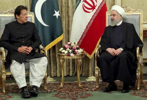 رسانه های پاکستان: عمران خان شنبه عازم تهران می‌شود