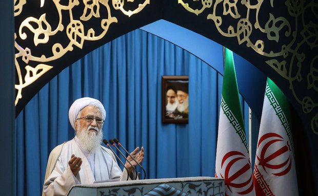 خطيب طهران: أميركا تستخدم مليون برميل من النفط يومياً في العراق بداعي توفير الأمن