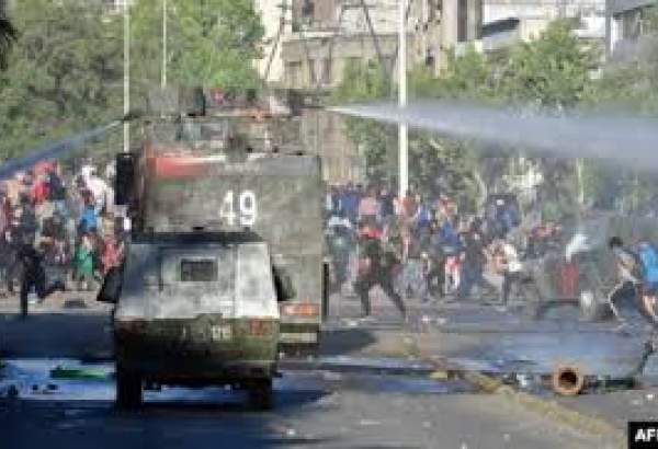 چلی میں مظاہرے پرتشدد ہنگاموں میں تبدیل ہوگئے