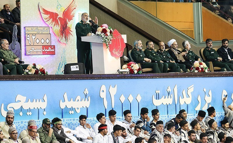 اللواء سلامي: الشعب الإيراني لن يسمح للأعداء بتجاوز الخطوط الحمراء