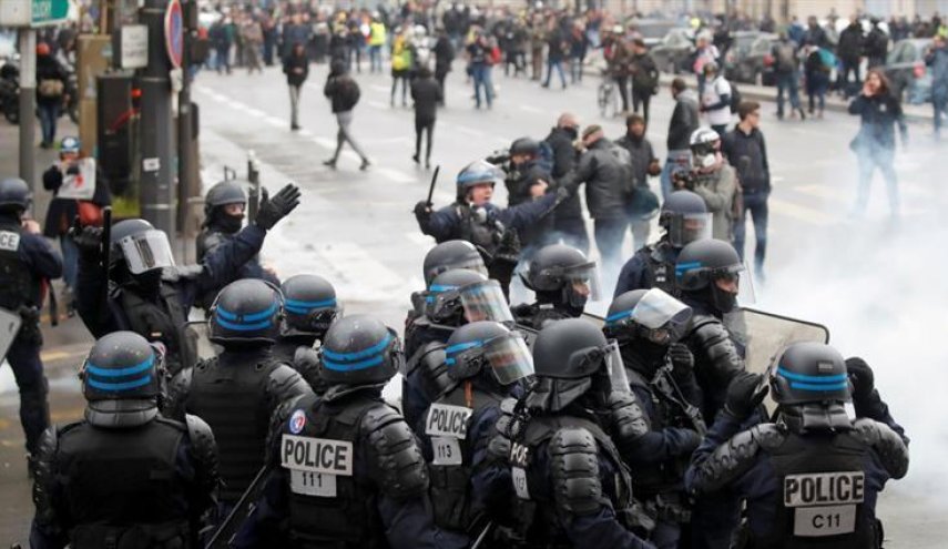 الشرطة الفرنسية تعتقل 600 محتجاً على إصلاح قانون التقاعد