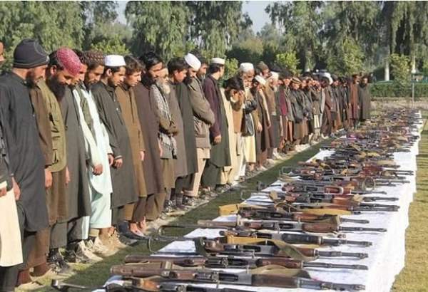 تسلیم ۱۴۵۰ داعشی به نیروهای امنیتی افغانستان