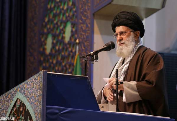 رهبر معظم انقلاب: تشییع شهید سلیمانی وحمله موشکی به پایگاه آمریکا دو یوم‌الله بزرگ است