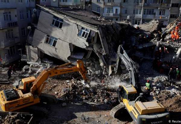 39 dead in Turkey quake, rescuers searching for survivors