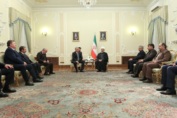 روحاني : على الرغم من الضغوط الأمريكية العلاقات الايرانية - الروسية آخذة بالنمو
