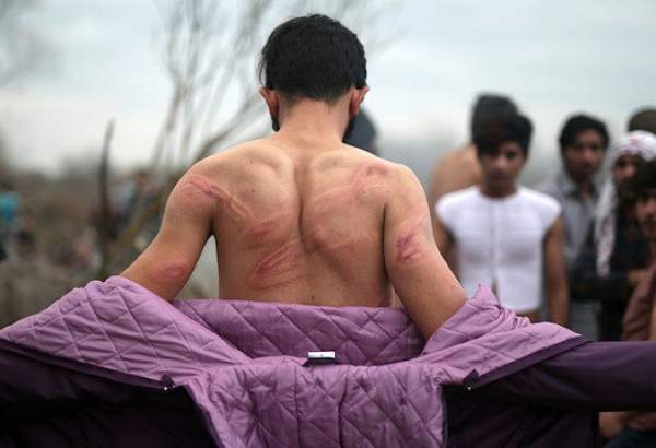 Greek forces beat asylum seekers and take their clothes off at the border
