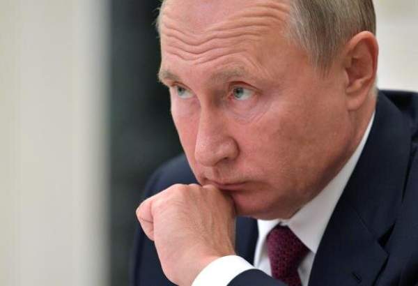 پوتین برگزاری همه پرسی قانون اساسی را به تعویق انداخت
