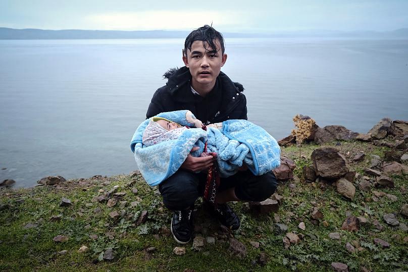 پناهجویی با یک نوزاد در جزیره لسبوس یونان