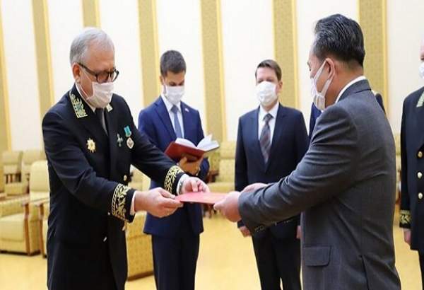اهدای مدال ویژه به رهبر کره شمالی از سوی رئیس جمهور روسیه