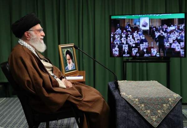 رهبر معظم انقلاب اسلامی: دولت جوان و حزب‌اللّهی‌ علاج مشکلات کشور است