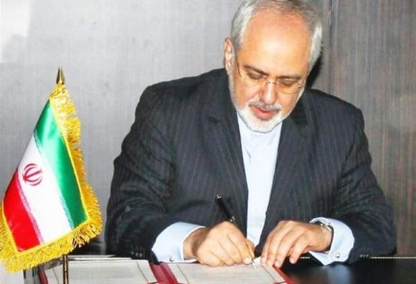 ظریف در نامه ای از رئیس قوه قضاییه قدردانی کرد