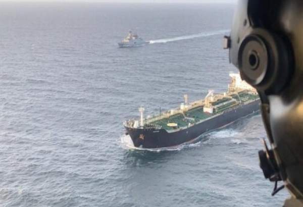 Des chasseurs et des navires vénézuéliens escortent le pétrolier iranien