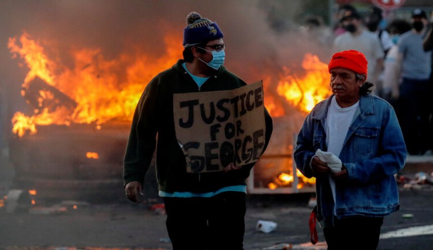 الشرطة الأميركية تدهس المحتجين في مينابوليس وتصيب العشرات    