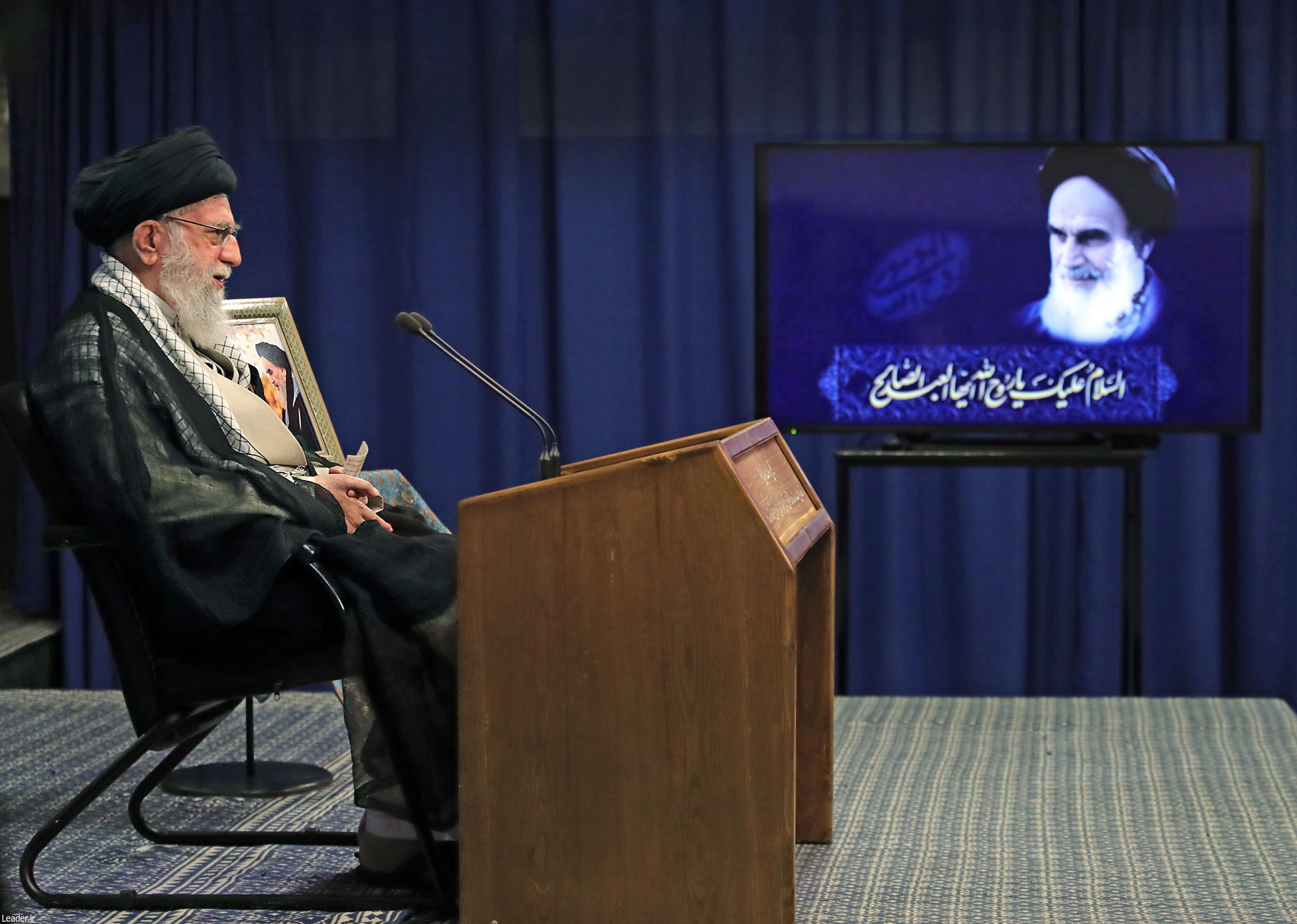 بدء خطاب قائد الثورة الإسلامية بمناسبة ذكرى رحيل الإمام الخميني (رض)