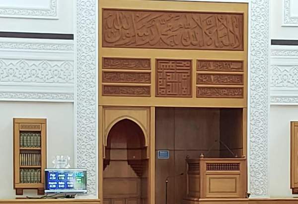 نقش بستن عبارت های ضد اسلامی بر دیوارهای مساجد بریتانیا