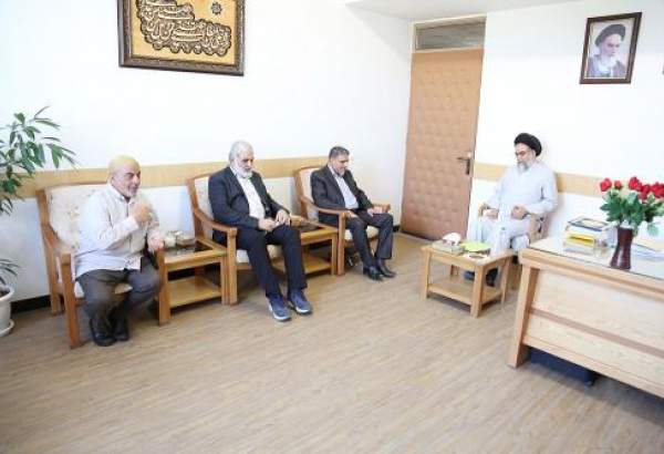 مسئولان گردان‌های حزب الله عراق با مدیر جامعه الزهراء قم دیدار کردند