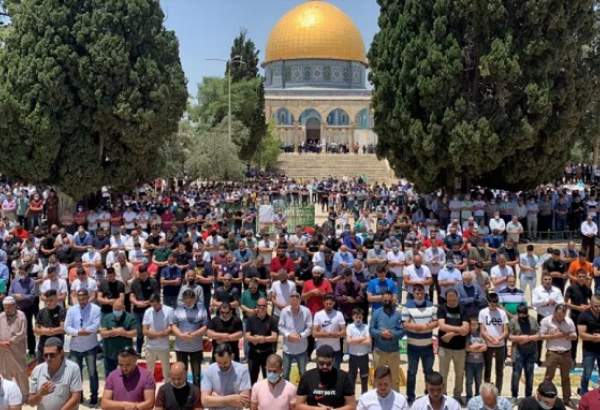 برگزاری نماز جمعه در مسجدالاقصی با حضور 20 هزار نمازگزار فلسطینی
