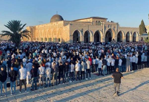 برگزاری نماز عید قربان در مسجد الاقصی با حضور هزاران نمازگزار فلسطینی