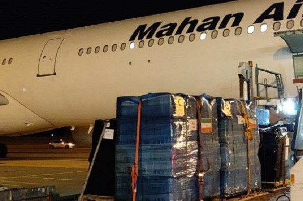 ورود  اولین هواپیمای ایرانی حامل کمک به بیروت  