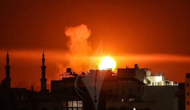 قصف إسرائيلي عنيف فجر الخميس شمال وجنوب قطاع غزة