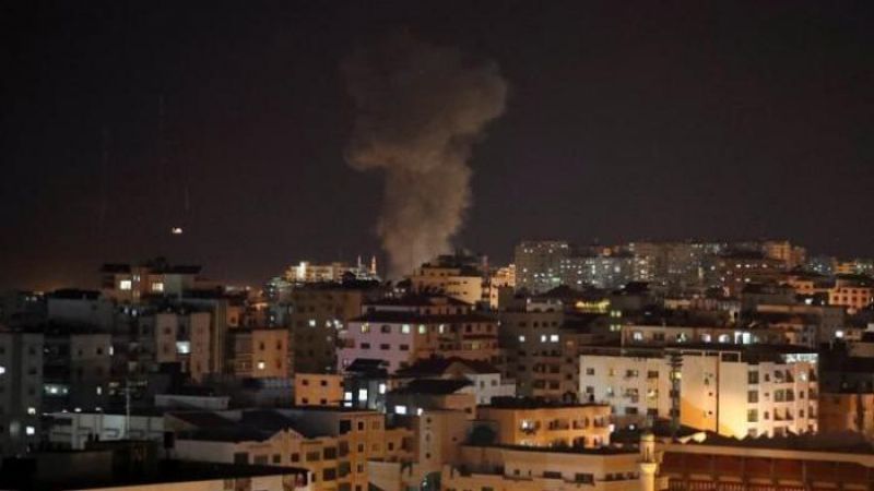 مدفعية الاحتلال تقصف  فجر الاثنين مناطق في قاطع غزة