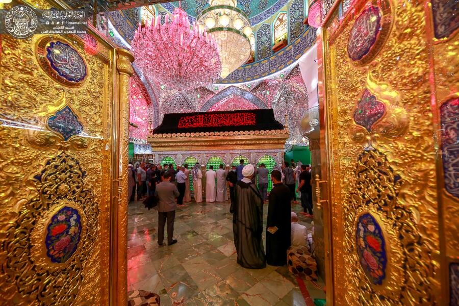 La ville irakienne Najaf et le mausolée du vénéré l’imam Ali (As) dans le mois de Muharram  