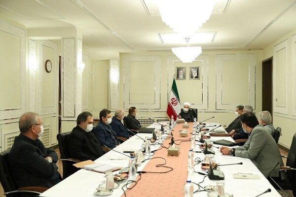 روحاني :  الحكومة نجحت بالتصدي للمؤامرة الامريكية الرامية إلى تقويت إقتصاد البلاد