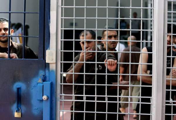 Israel raids Ofer prison, two dozen Palestinian inmates injured