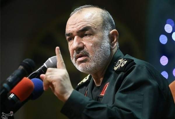 ایرانی بحریہ ایک ایئر بیسڈ بحری طاقت میں تبدیل ہو گئی ہے:جنرل سلامی