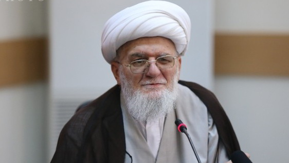 Ayatollah Taskhiri, Shia cleric with command of Sunni Fiq