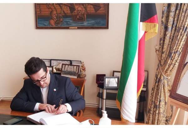سفیر ایران در باکو دفتر یادبود امیر فقید کویت را امضا کرد