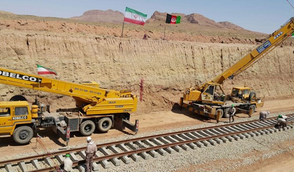 مجلس الوزراء الايراني صادق على فتح منفذ حدودي خاص بالنقل السككي مع افغانستان