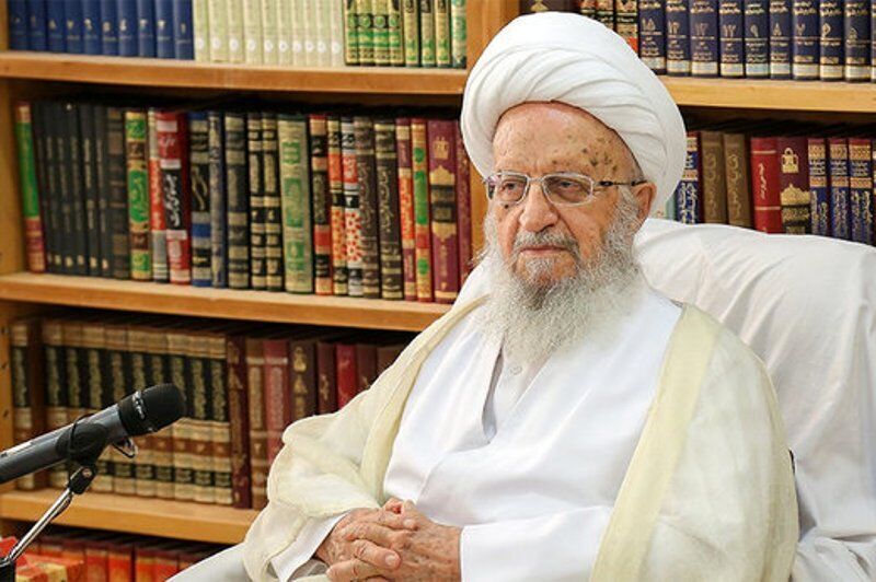 اية الله مكارم شيرازي: يعرب عن امله  ان يمهد الملتقى طريقا  في نشر العلوم الاسلامية