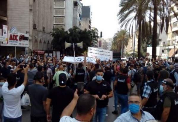 تظاهرات مردم لبنان و فلسطین در محکومیت اهانت به پیامبر اکرم (ص)